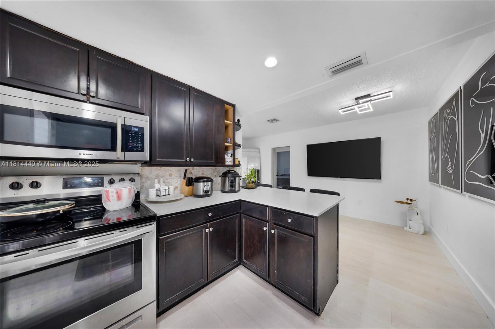 LAWRENCE ESTATES LAND COS - Residential Income