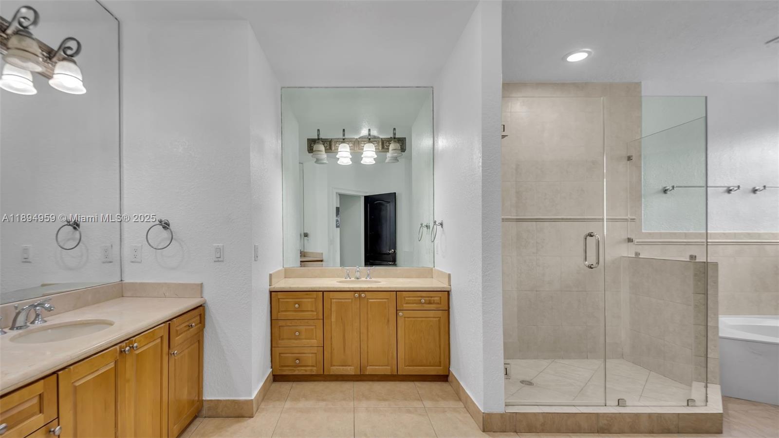 ISABELLA ESTATES - Residential