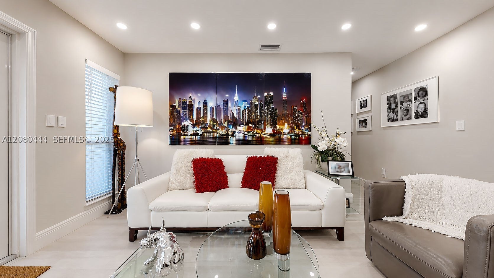 6 Carmona Ave