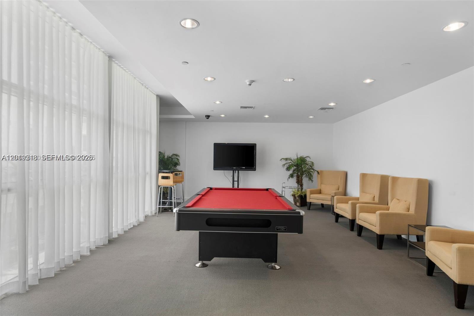 CITY 24 CONDO - Residential