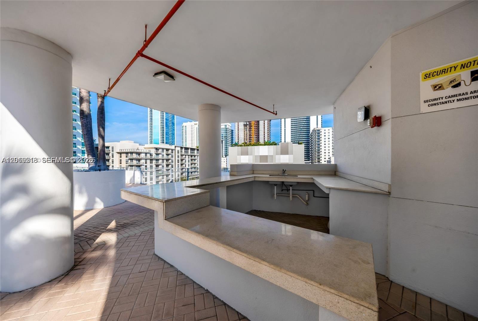 CITY 24 CONDO - Residential