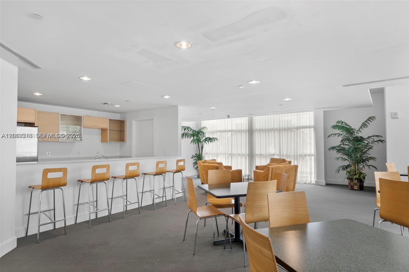 CITY 24 CONDO - Residential