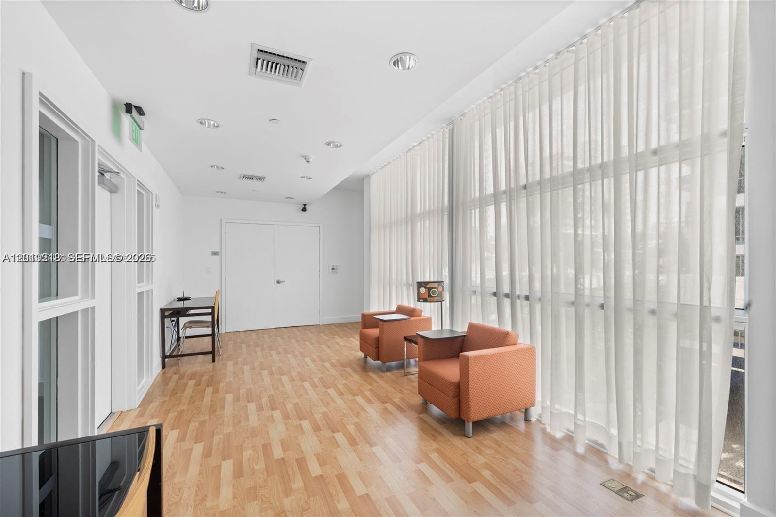 CITY 24 CONDO - Residential