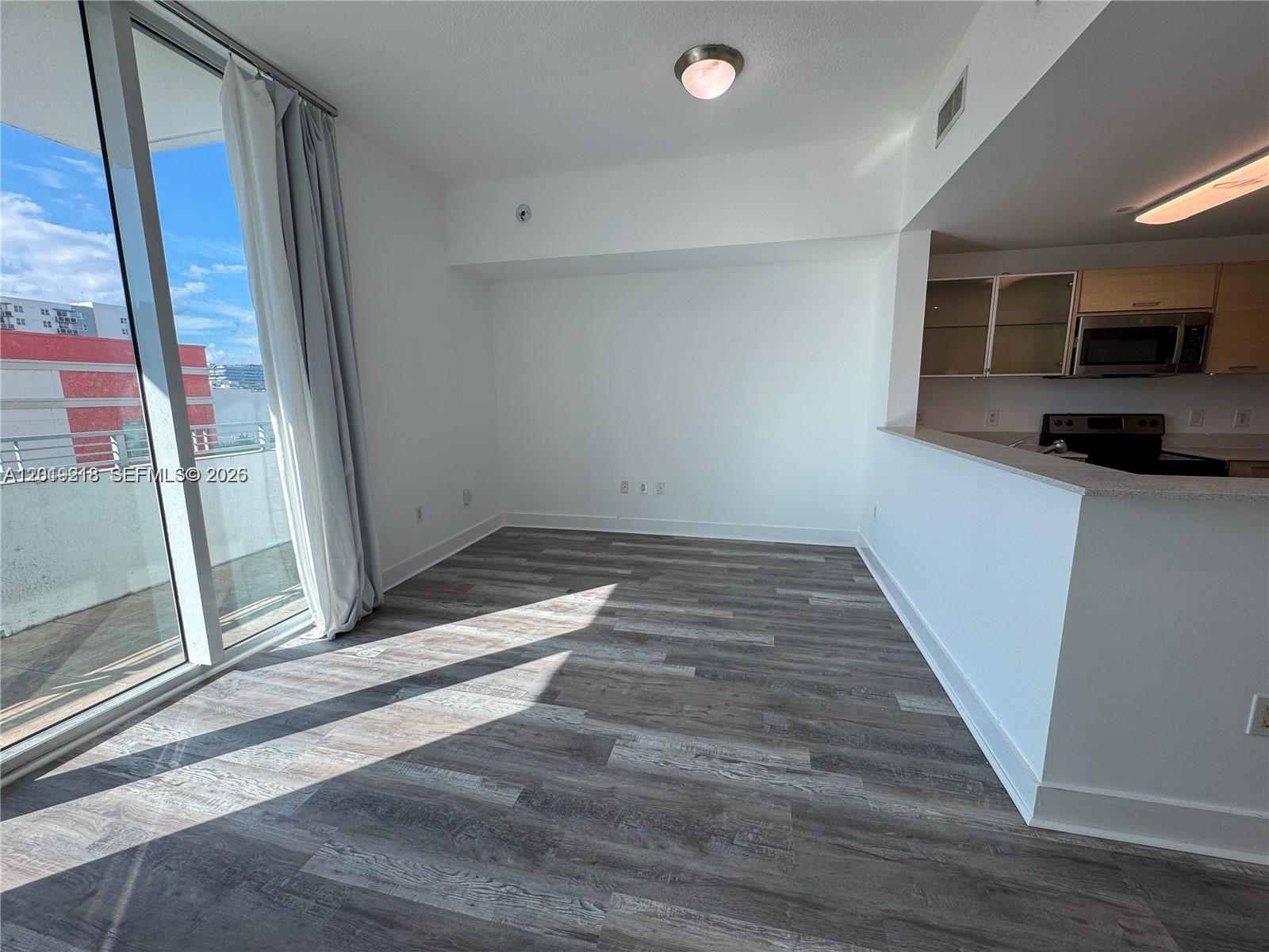 CITY 24 CONDO - Residential