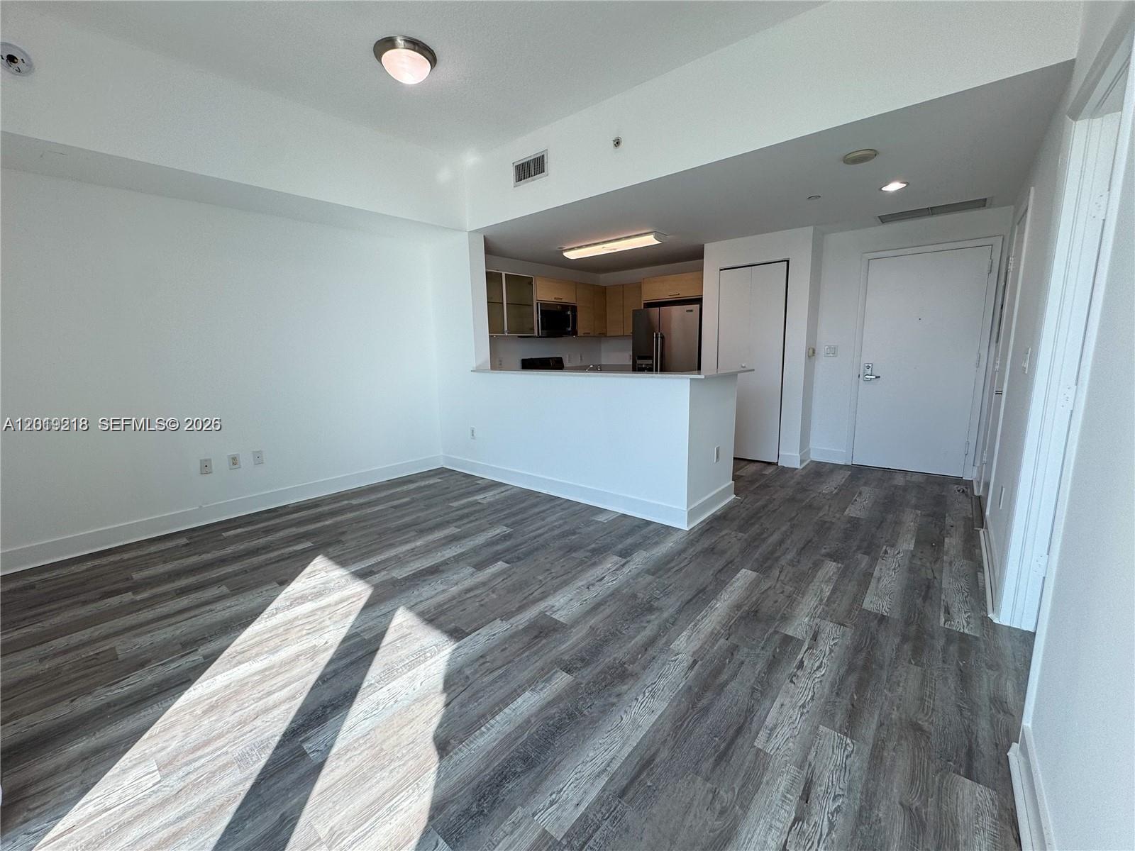CITY 24 CONDO - Residential
