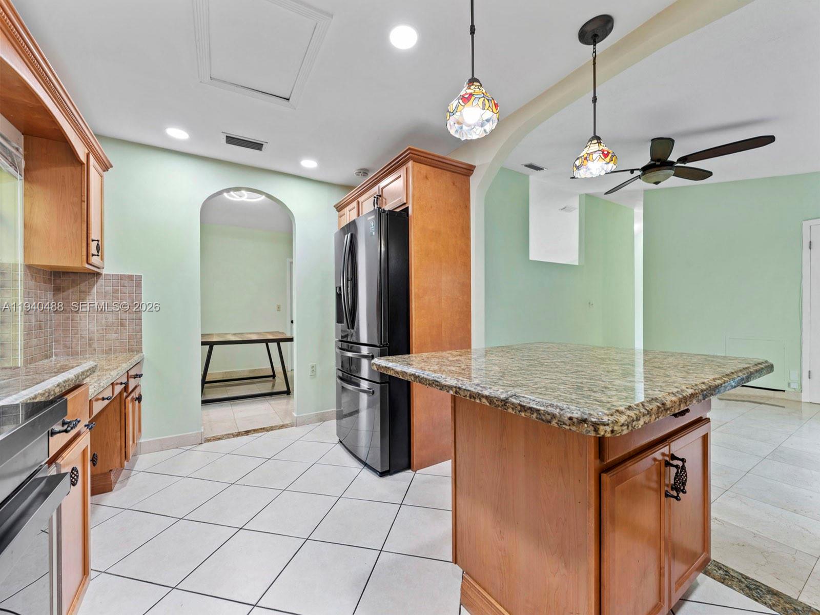 LINDGREN WEST - Residential