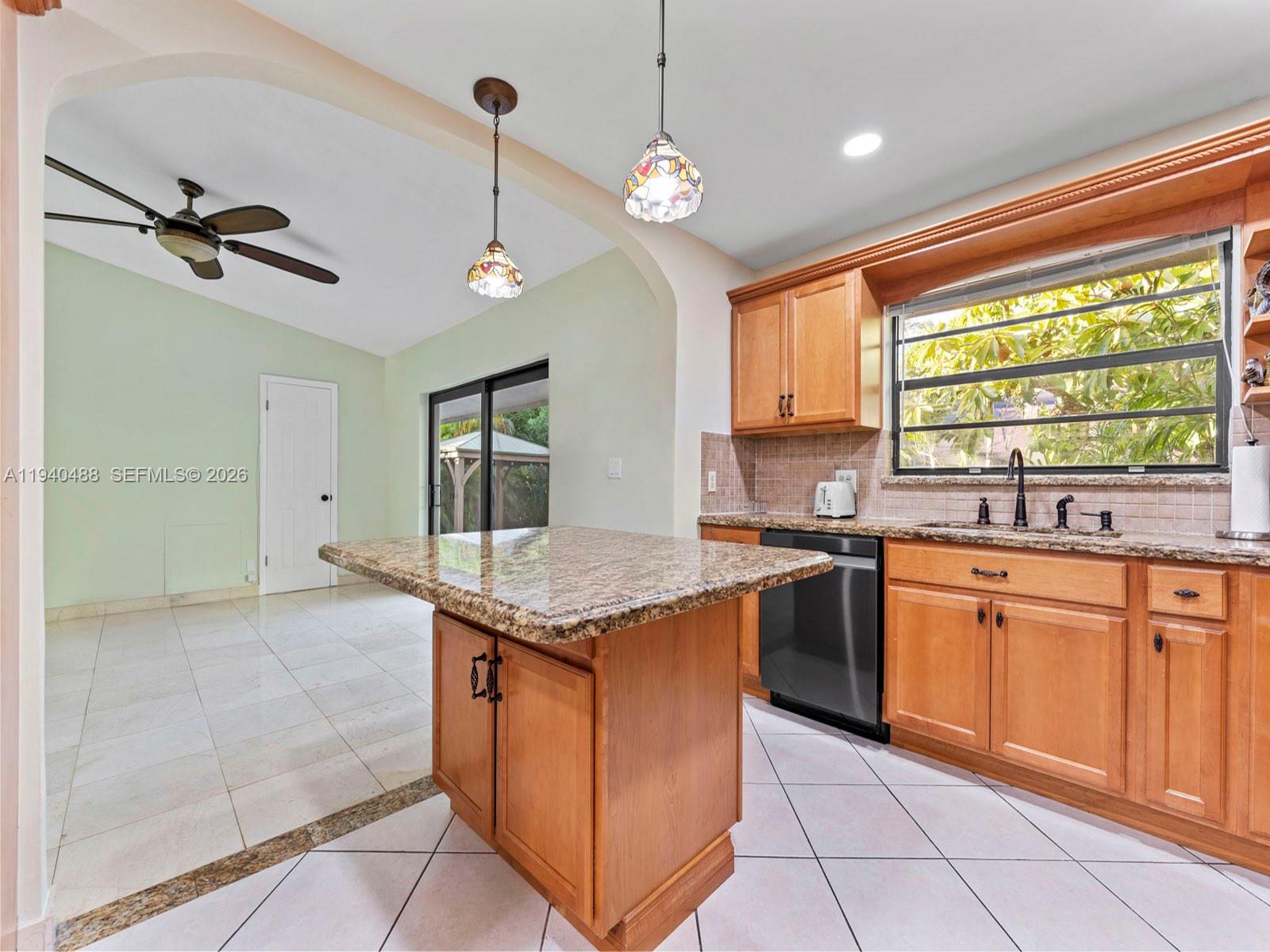 LINDGREN WEST - Residential