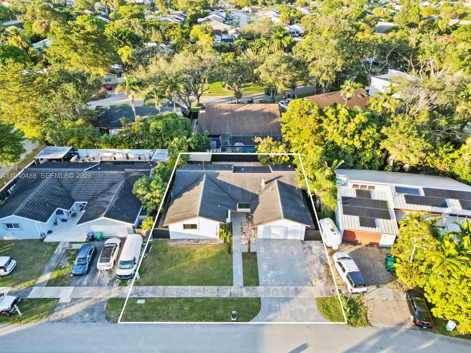 LINDGREN WEST - Residential