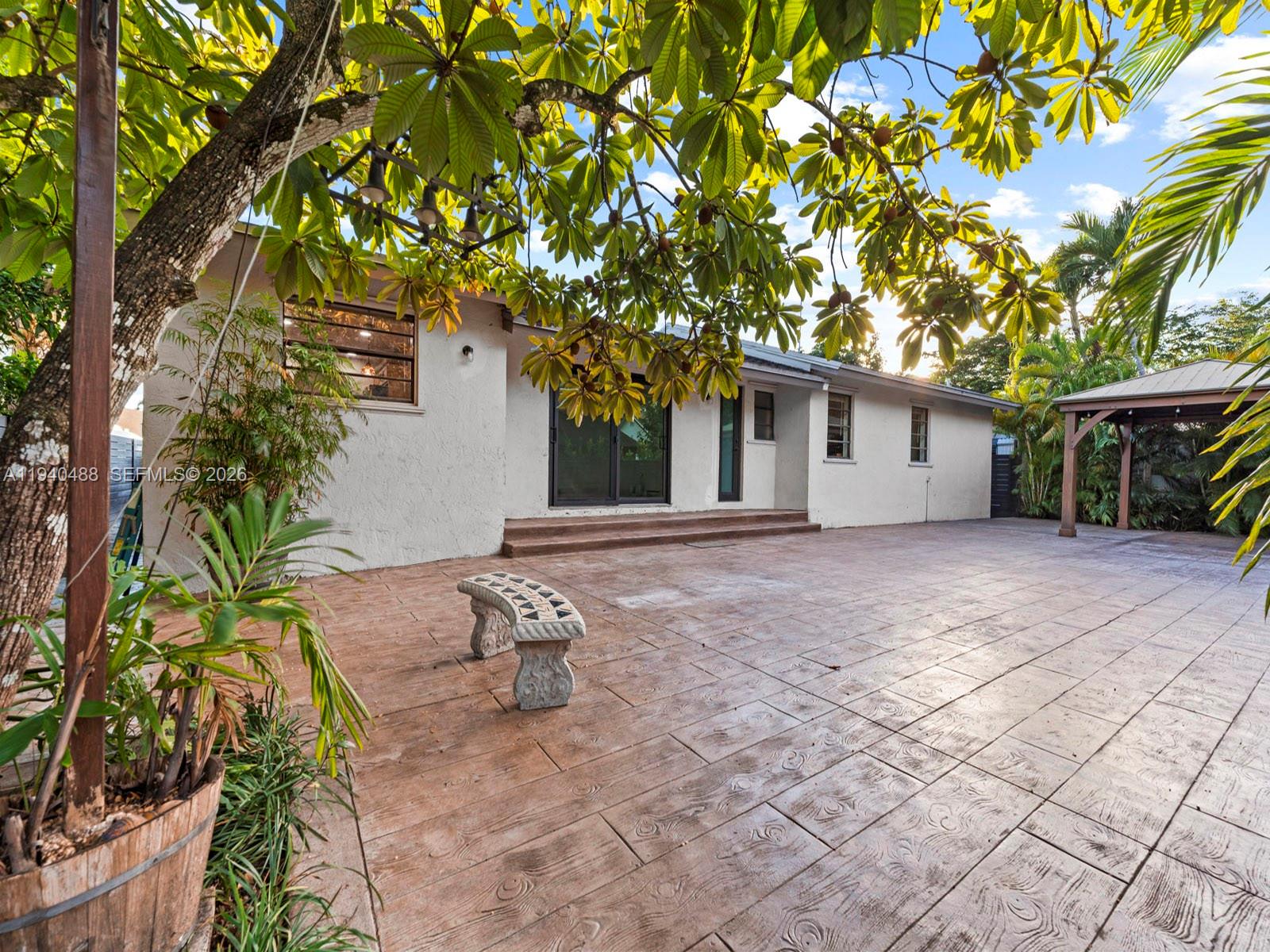 LINDGREN WEST - Residential