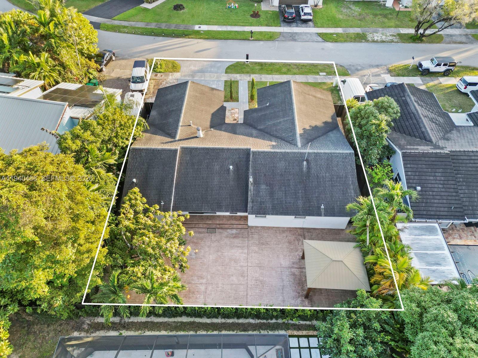 LINDGREN WEST - Residential