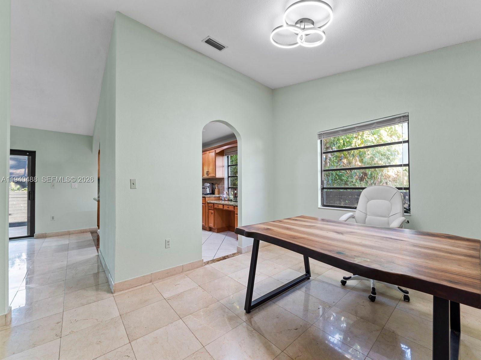 LINDGREN WEST - Residential