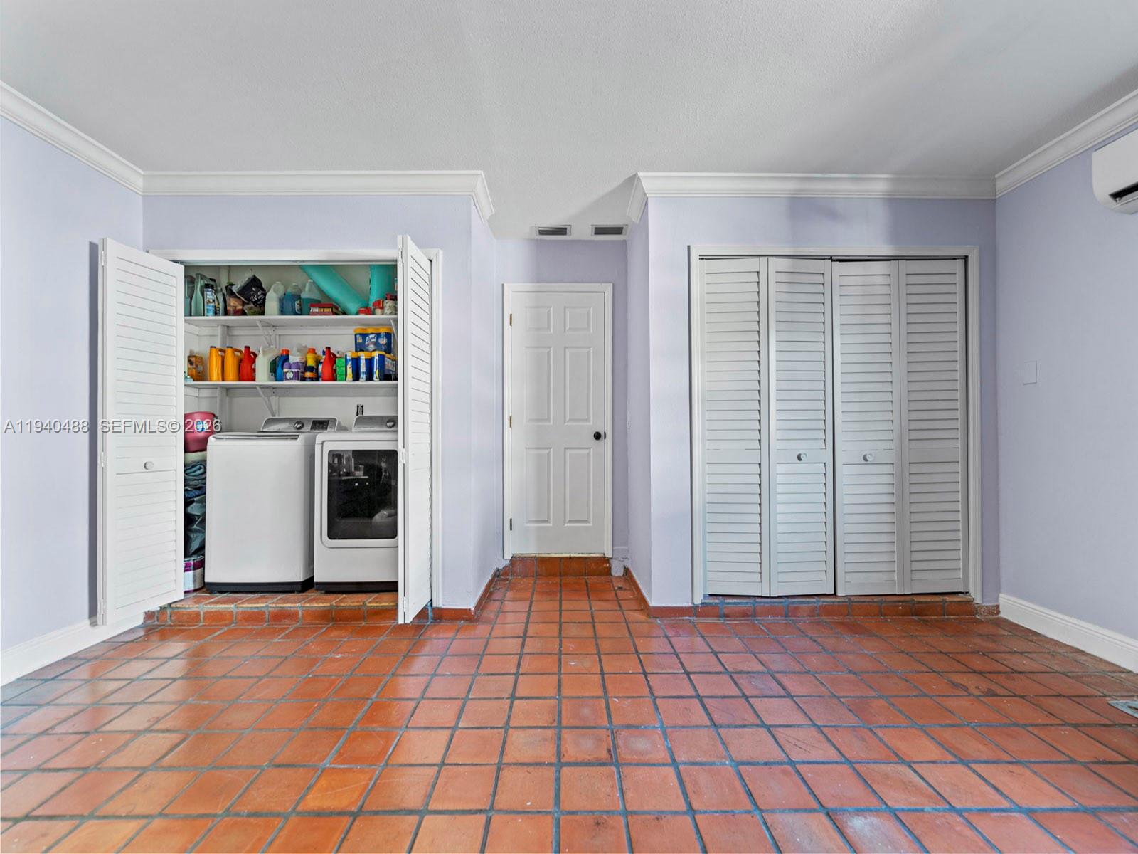 LINDGREN WEST - Residential