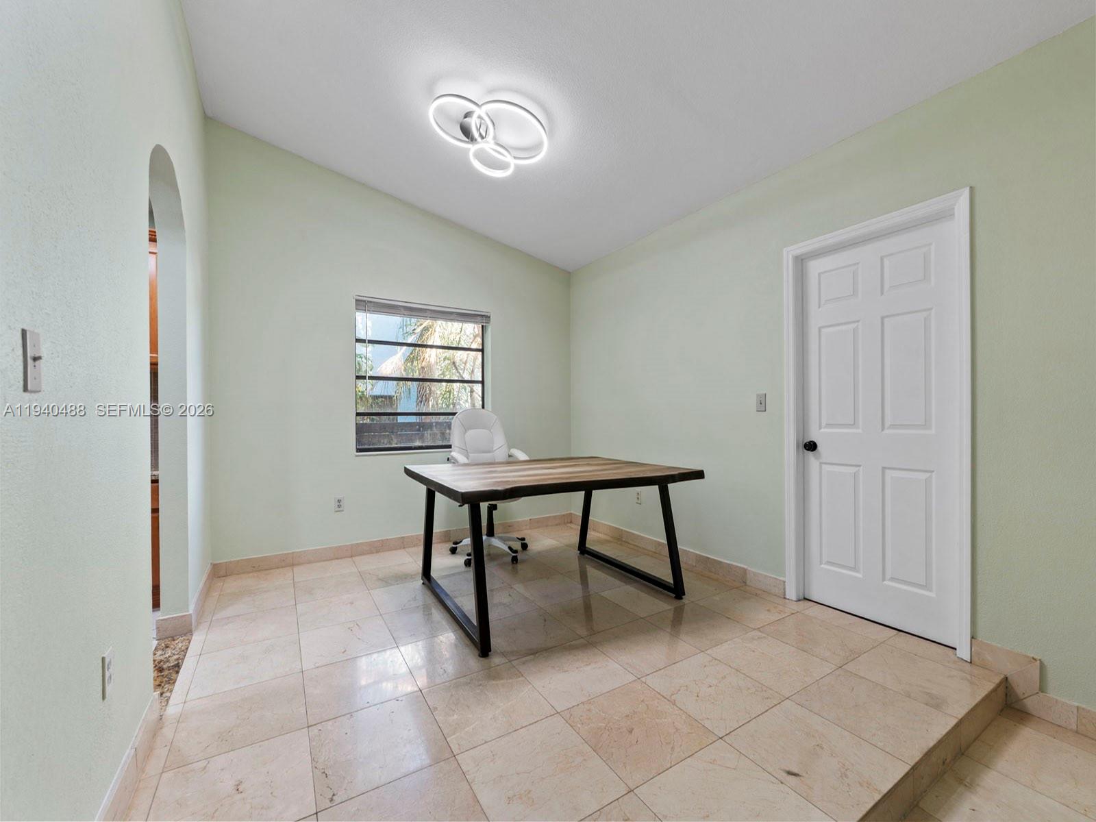 LINDGREN WEST - Residential