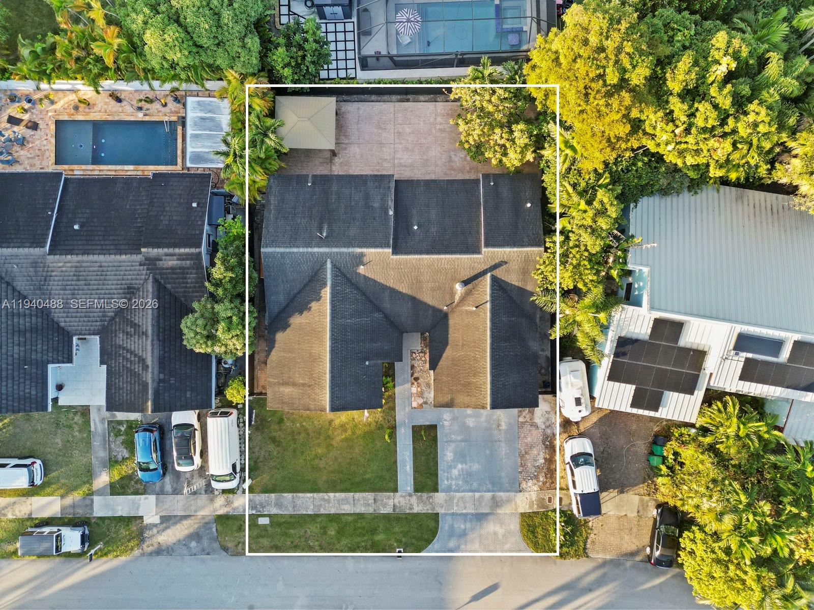 LINDGREN WEST - Residential