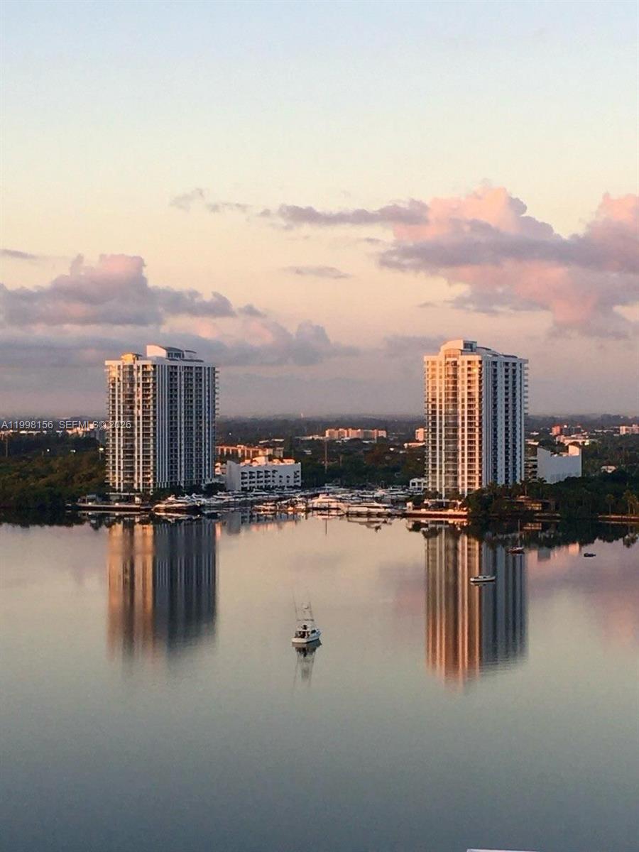 1000 ISL BLVD WILLIAMS IS - Residential