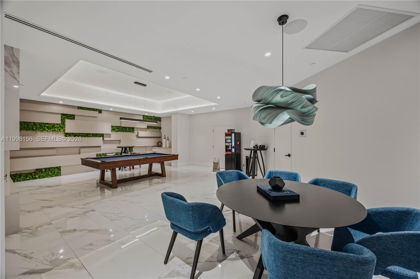 1000 ISL BLVD WILLIAMS IS - Residential