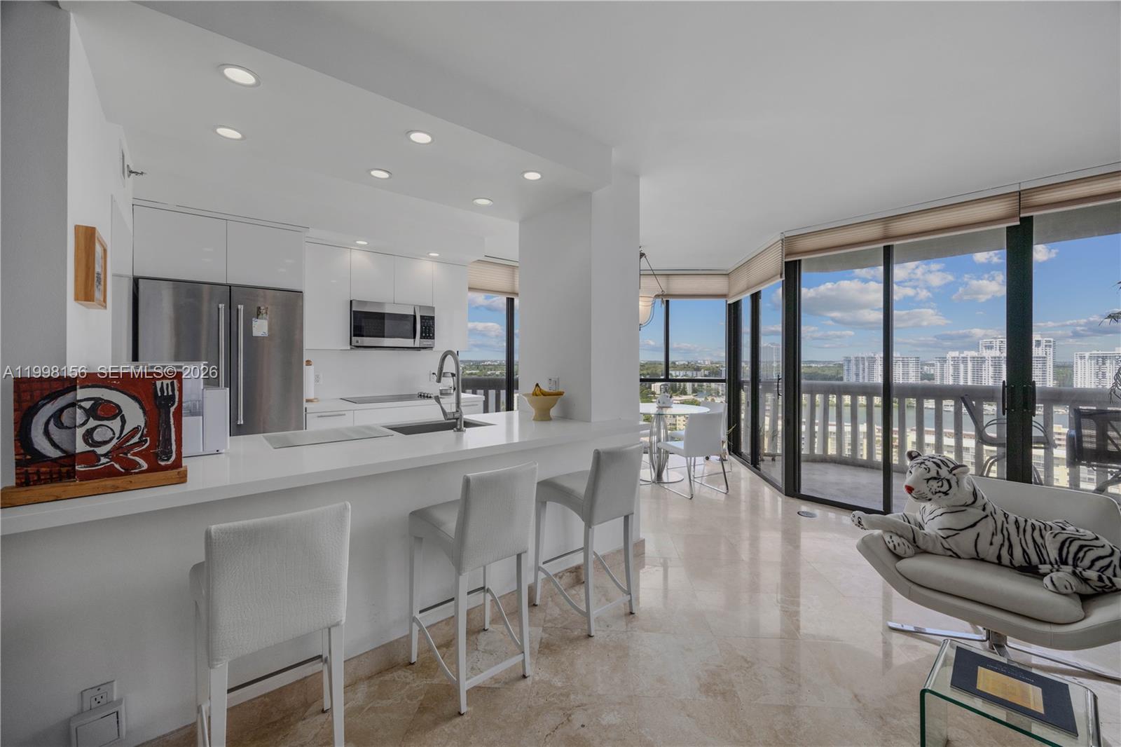 1000 W Island Blvd 1910