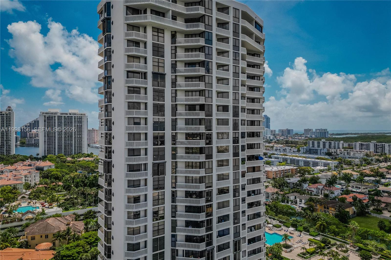 1000 ISL BLVD WILLIAMS IS - Residential