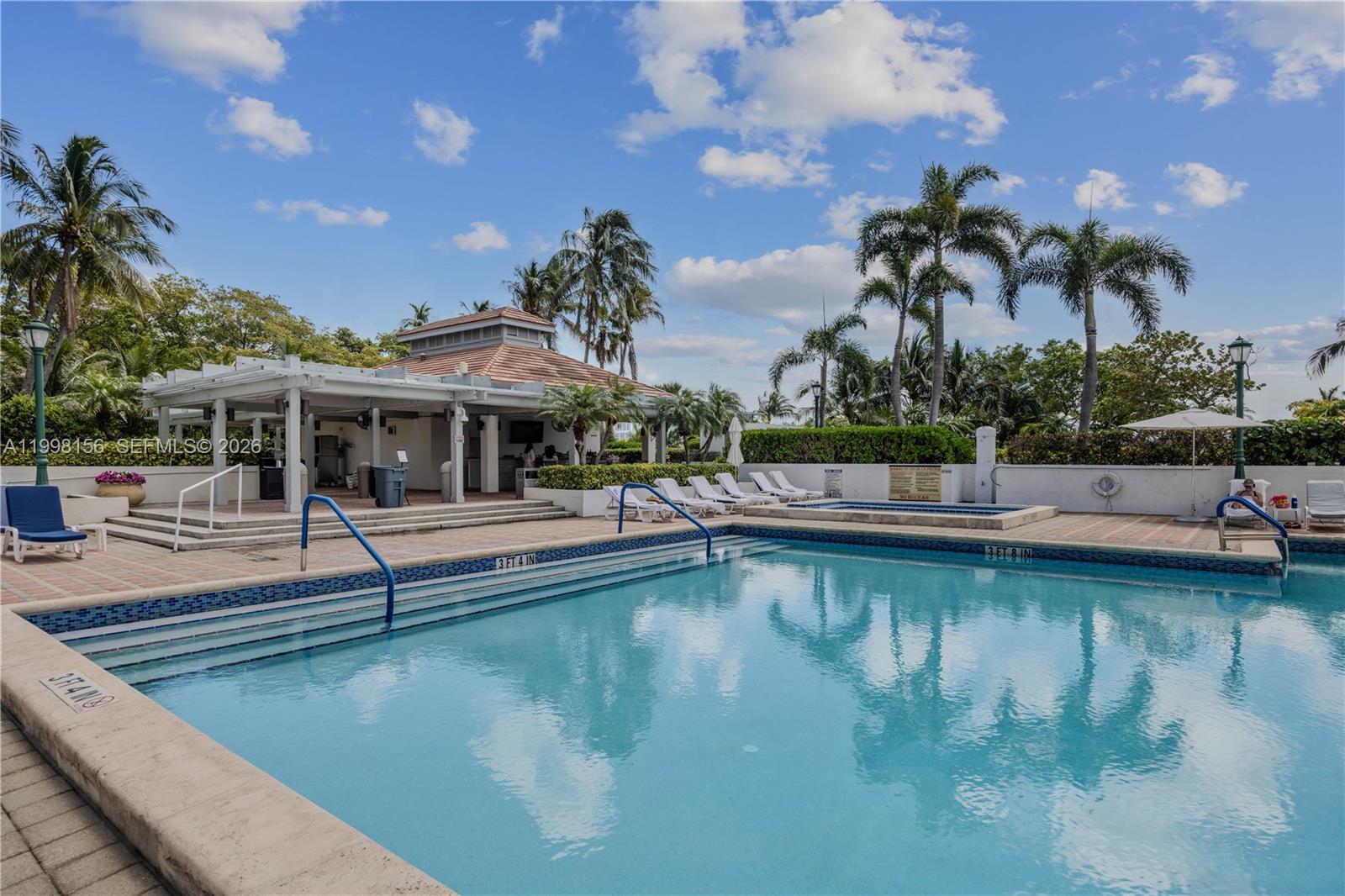 1000 ISL BLVD WILLIAMS IS - Residential