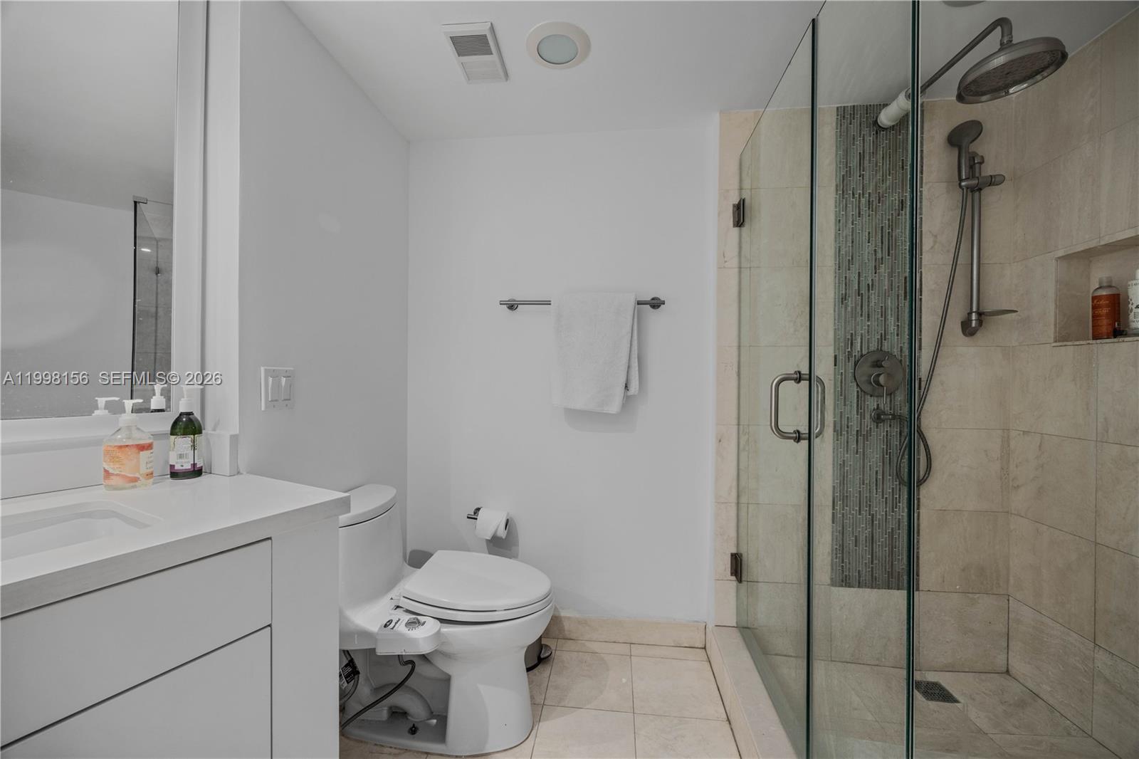 1000 ISL BLVD WILLIAMS IS - Residential