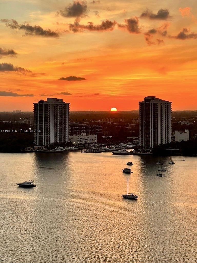 1000 ISL BLVD WILLIAMS IS - Residential