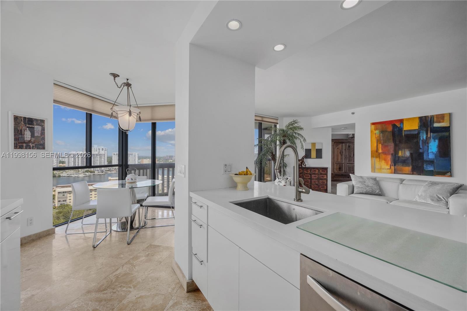 1000 W Island Blvd 1910