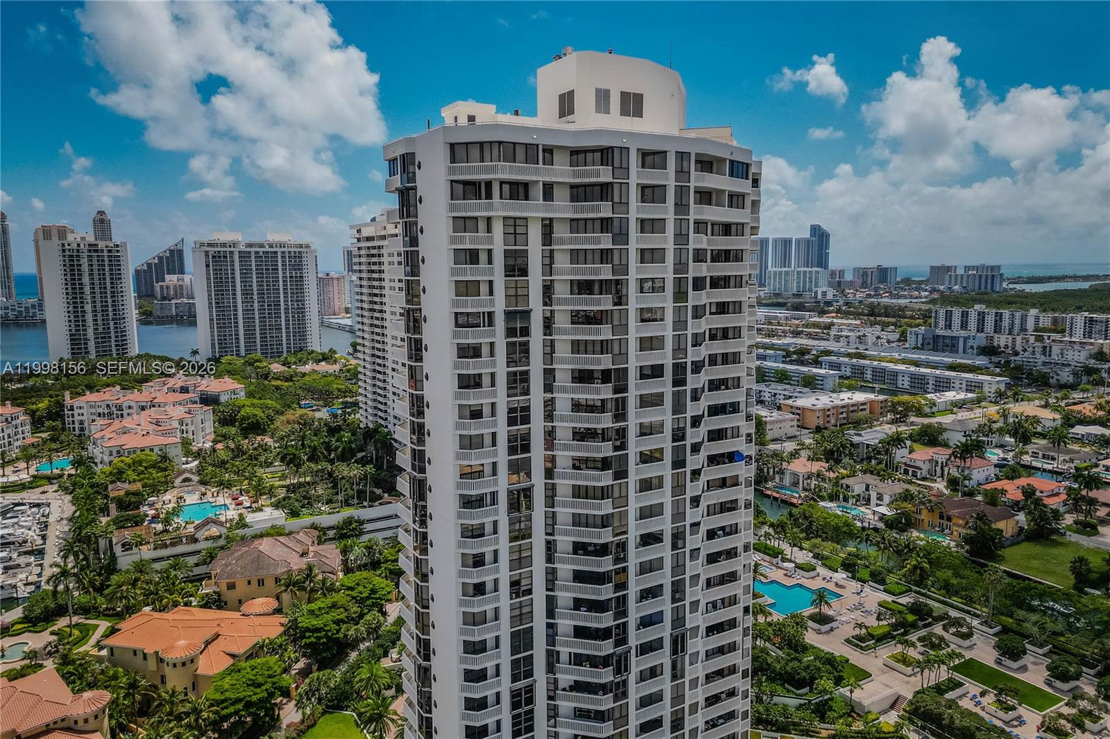 1000 ISL BLVD WILLIAMS IS - Residential