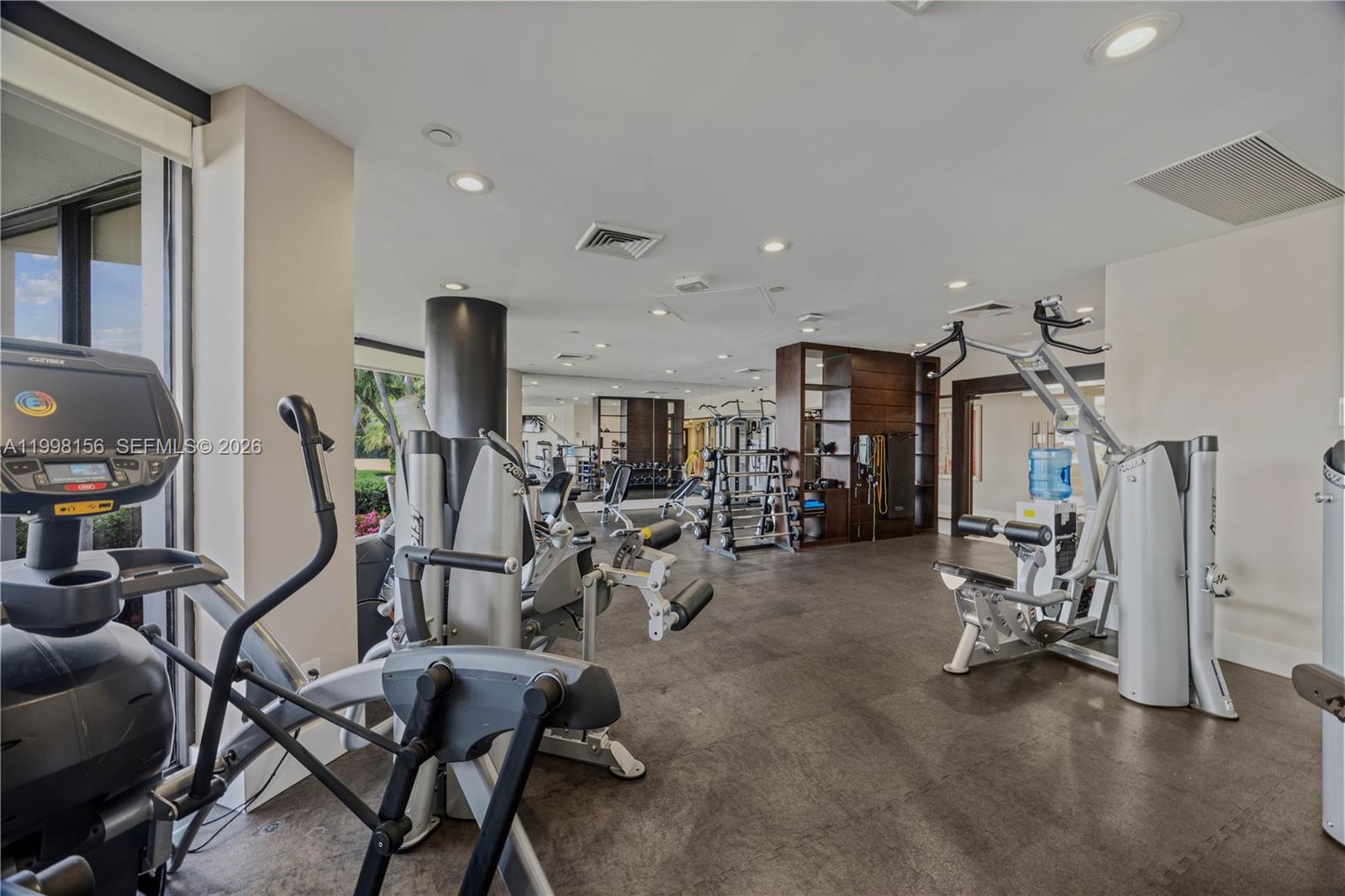 1000 ISL BLVD WILLIAMS IS - Residential