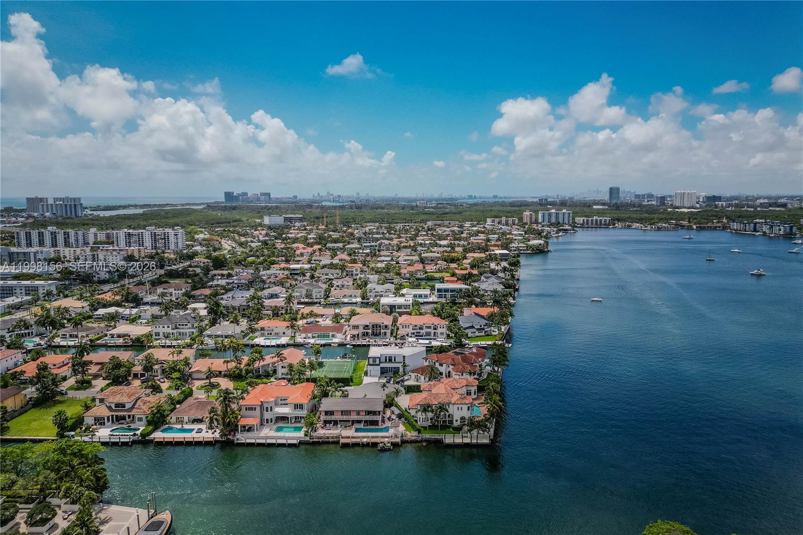 1000 ISL BLVD WILLIAMS IS - Residential