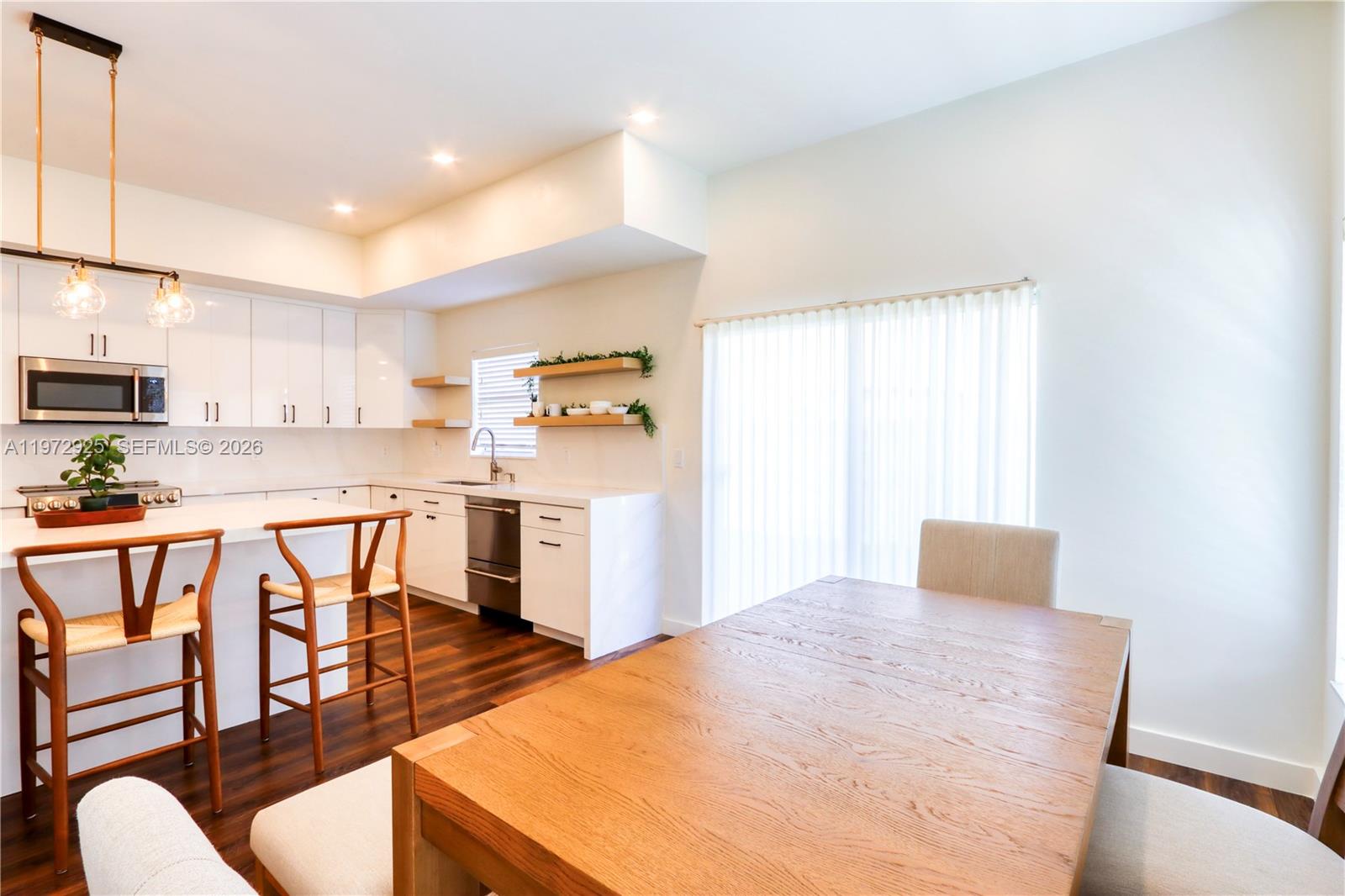 LAKES BY THE BAY JAY - Residential