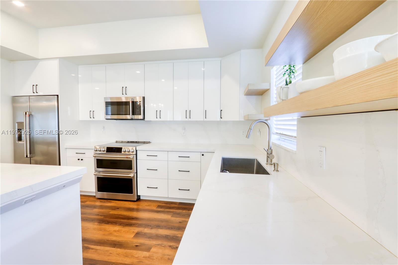 LAKES BY THE BAY JAY - Residential