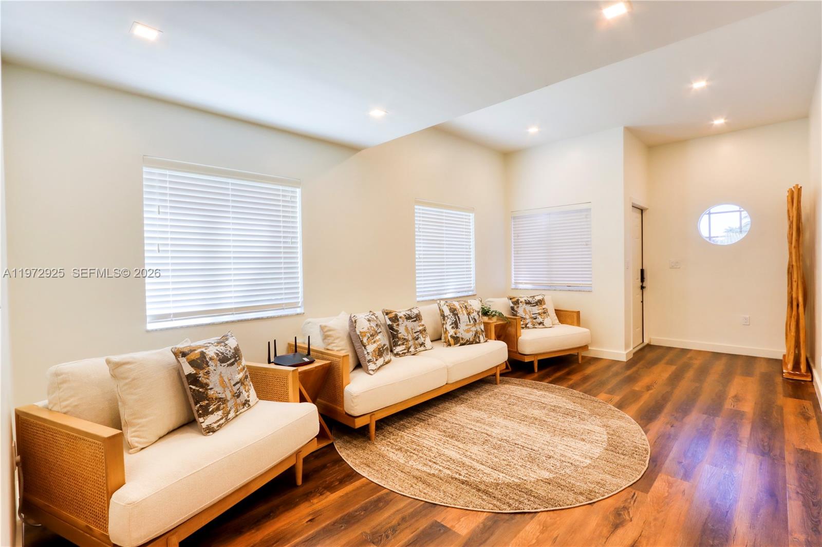 LAKES BY THE BAY JAY - Residential