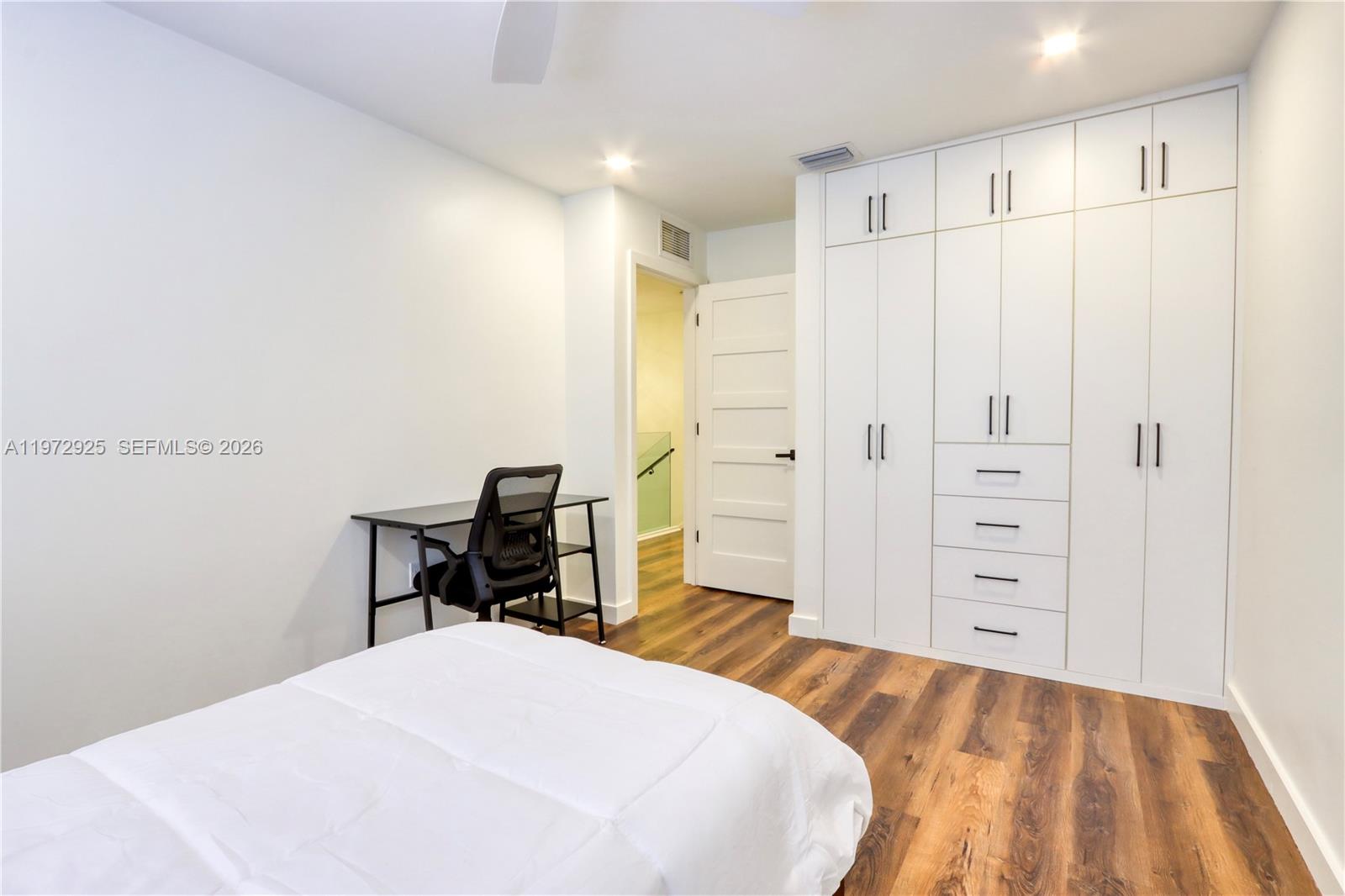 LAKES BY THE BAY JAY - Residential