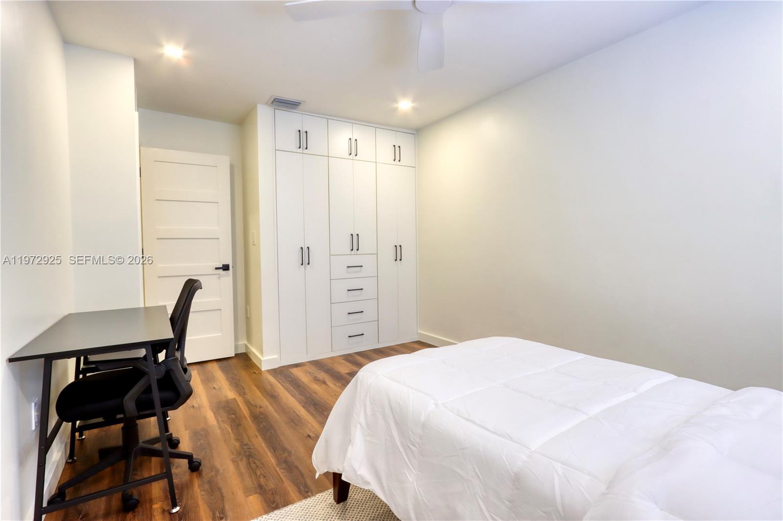 LAKES BY THE BAY JAY - Residential