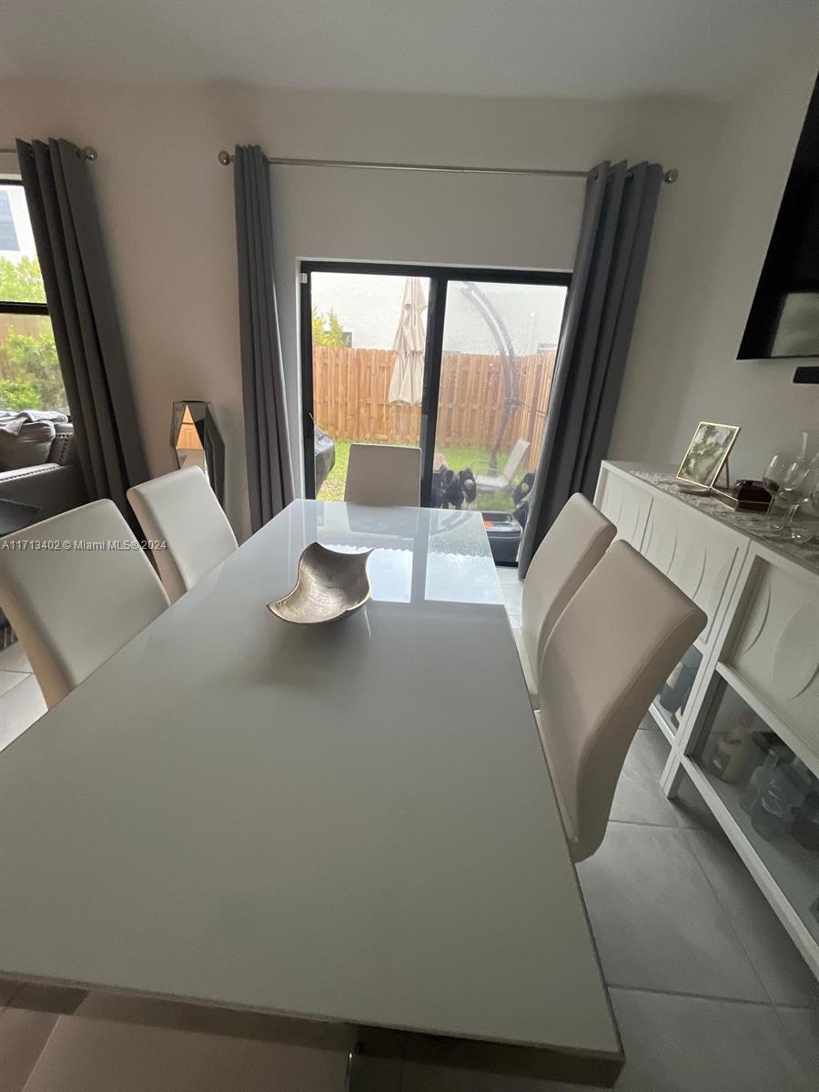 SILVER PALM RESIDENTIAL H - Residential