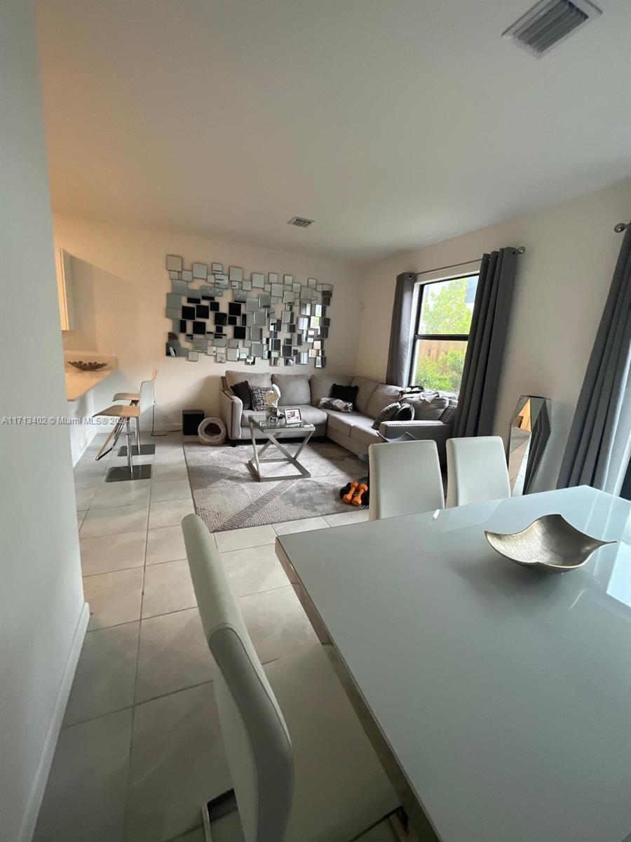 SILVER PALM RESIDENTIAL H - Residential