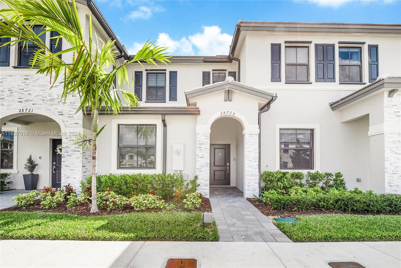 PINE ISLE - Residential