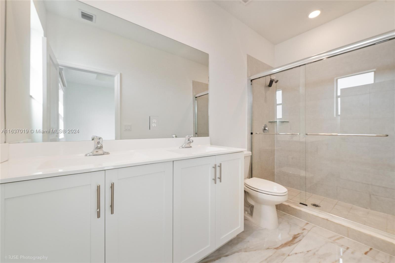 PINE ISLE - Residential