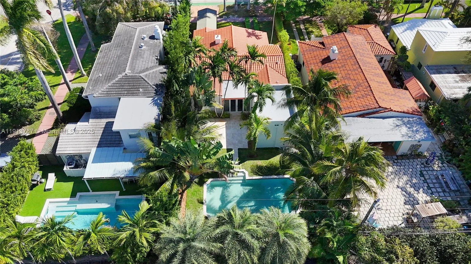 Miami Beach, Florida 33140, United States, 3 Bedrooms Bedrooms, ,3 BathroomsBathrooms,Residential,Active,243170