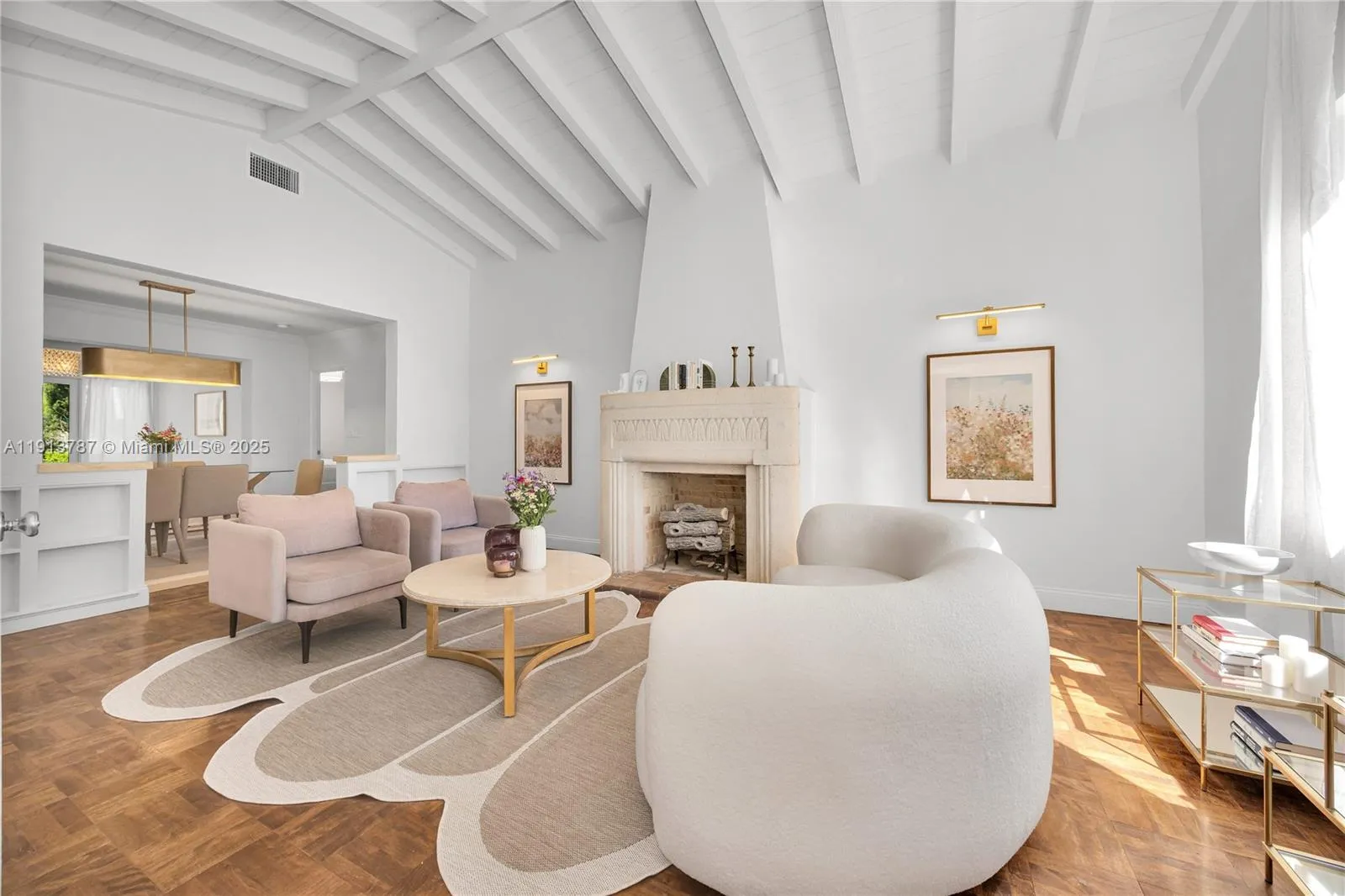 Miami Beach, Florida 33140, United States, 3 Bedrooms Bedrooms, ,3 BathroomsBathrooms,Residential,Active,243170