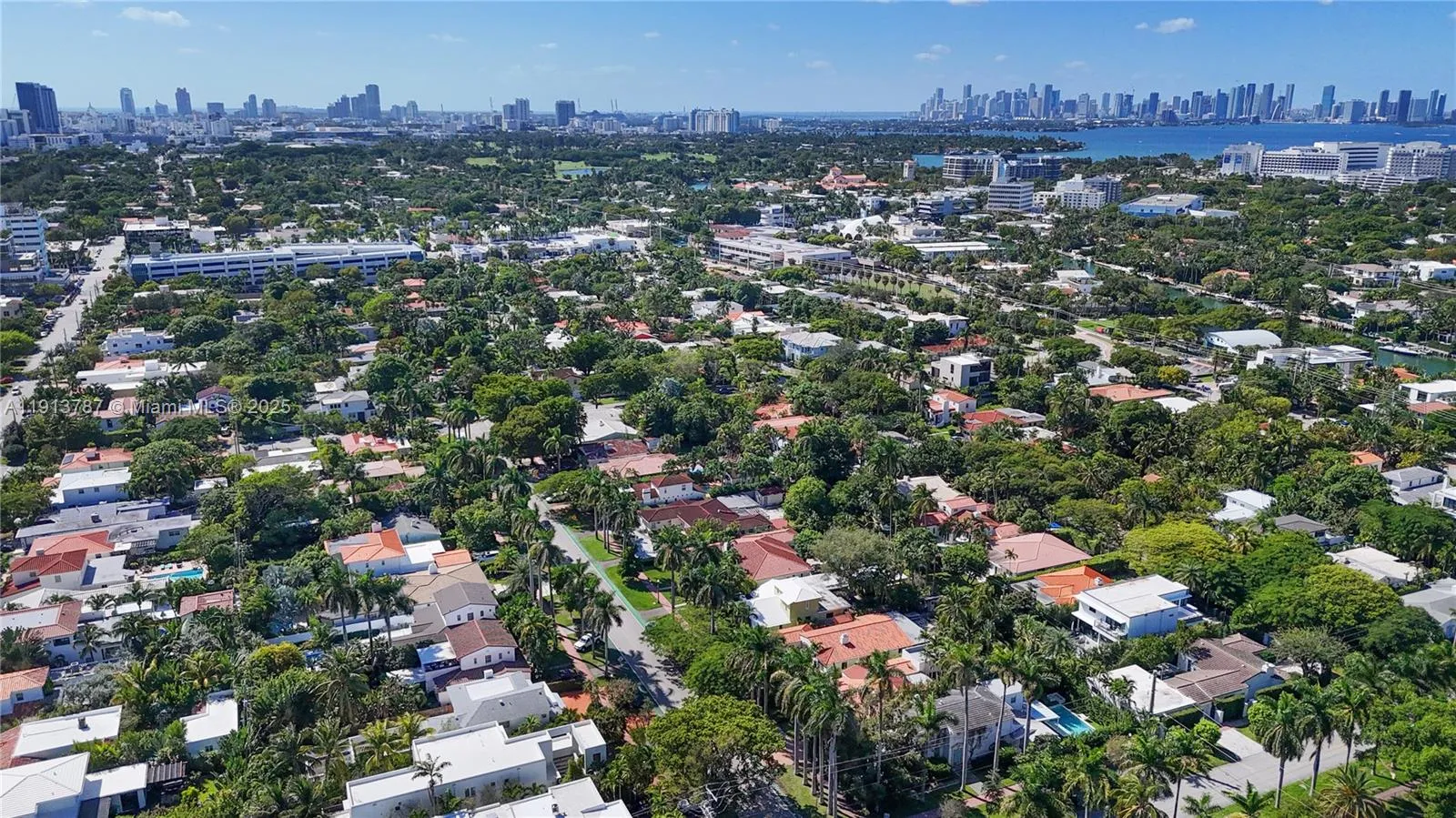 Miami Beach, Florida 33140, United States, 3 Bedrooms Bedrooms, ,3 BathroomsBathrooms,Residential,Active,243170