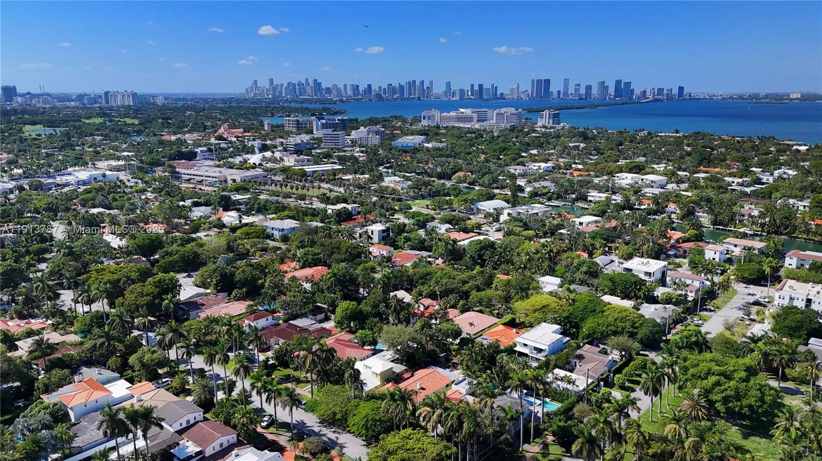 Miami Beach, Florida 33140, United States, 3 Bedrooms Bedrooms, ,3 BathroomsBathrooms,Residential,Active,243170