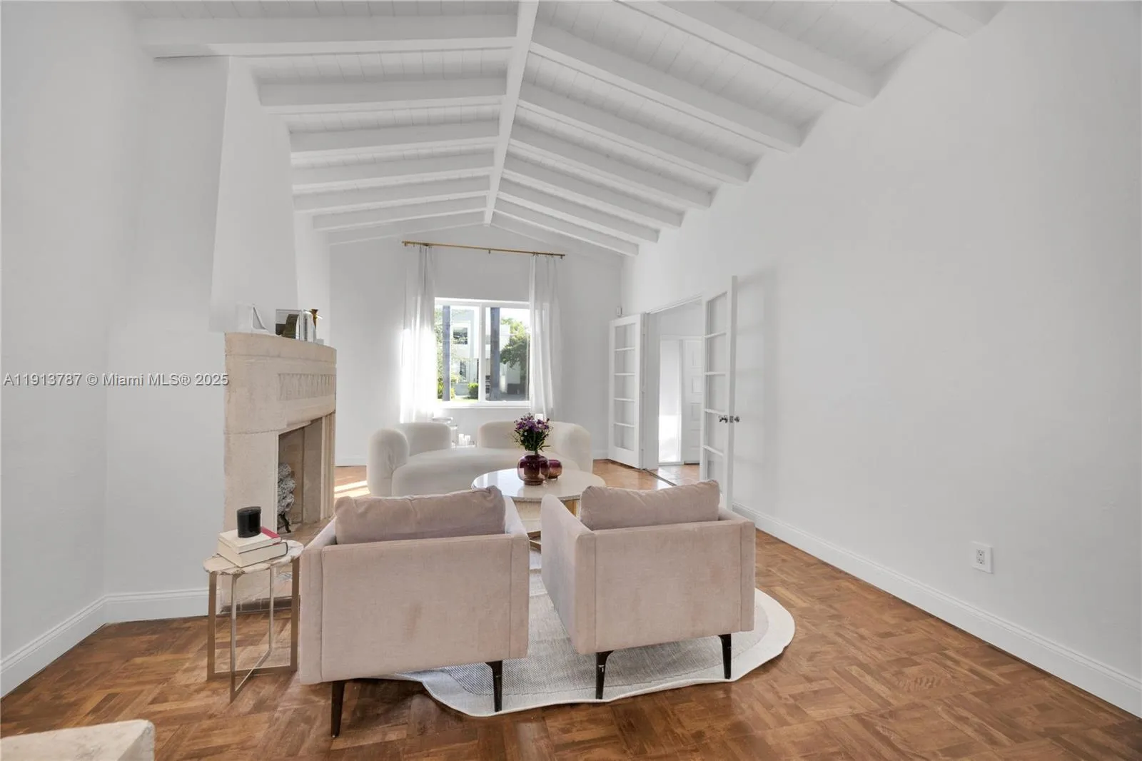 Miami Beach, Florida 33140, United States, 3 Bedrooms Bedrooms, ,3 BathroomsBathrooms,Residential,Active,243170