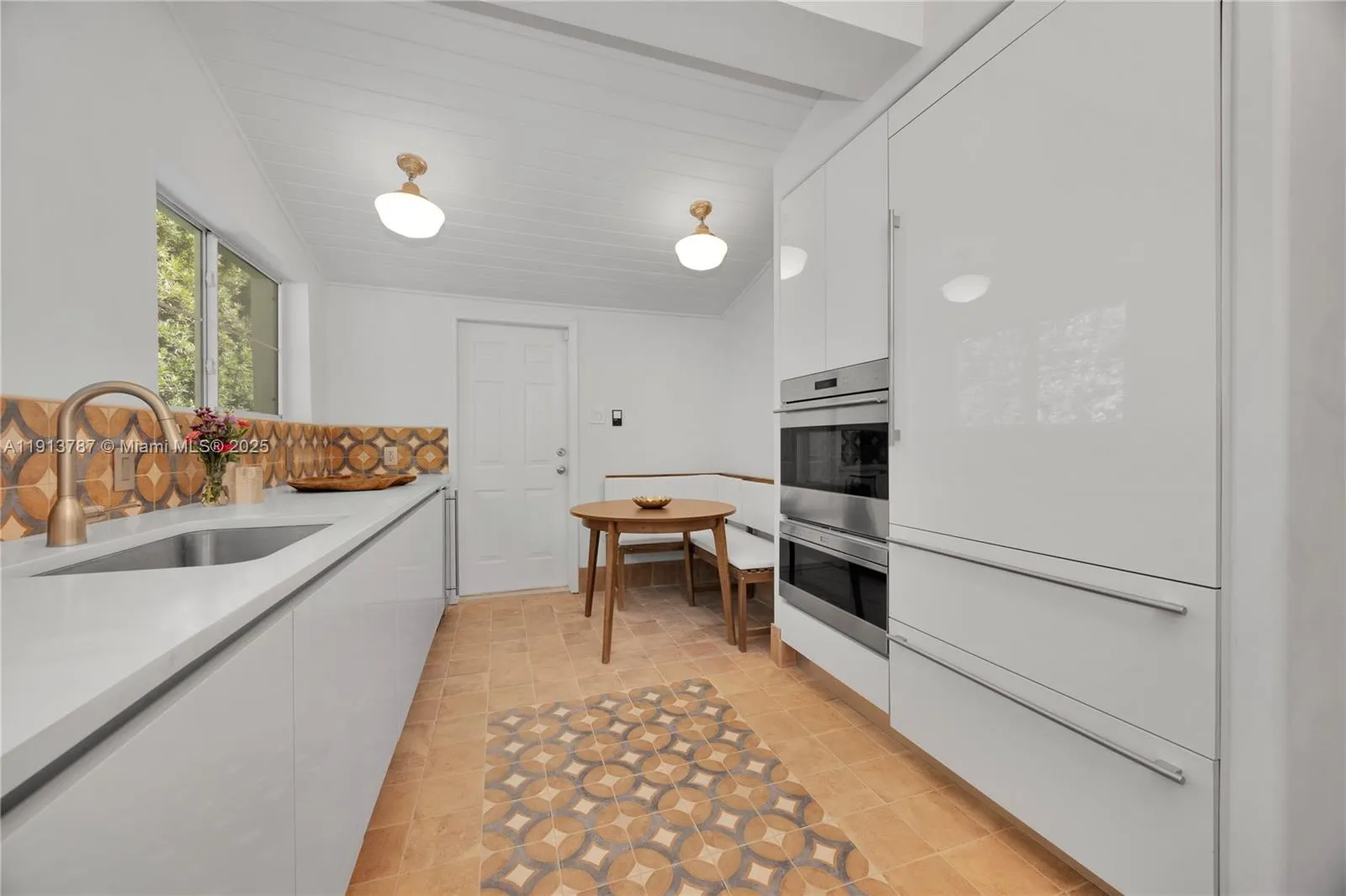 Miami Beach, Florida 33140, United States, 3 Bedrooms Bedrooms, ,3 BathroomsBathrooms,Residential,Active,243170