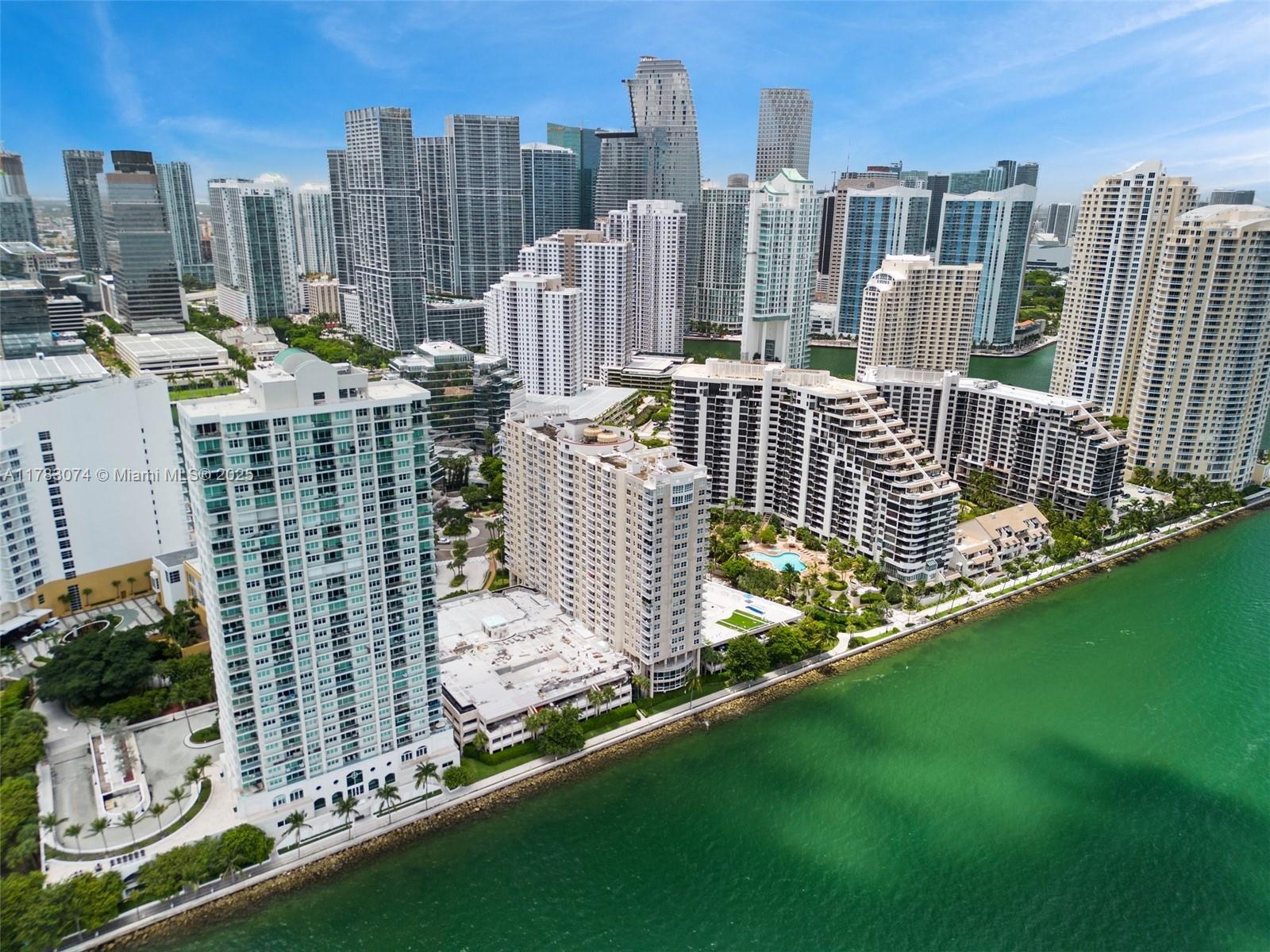 ISOLA CONDO - Residential