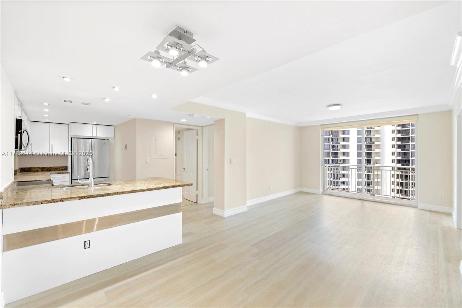 ISOLA CONDO - Residential