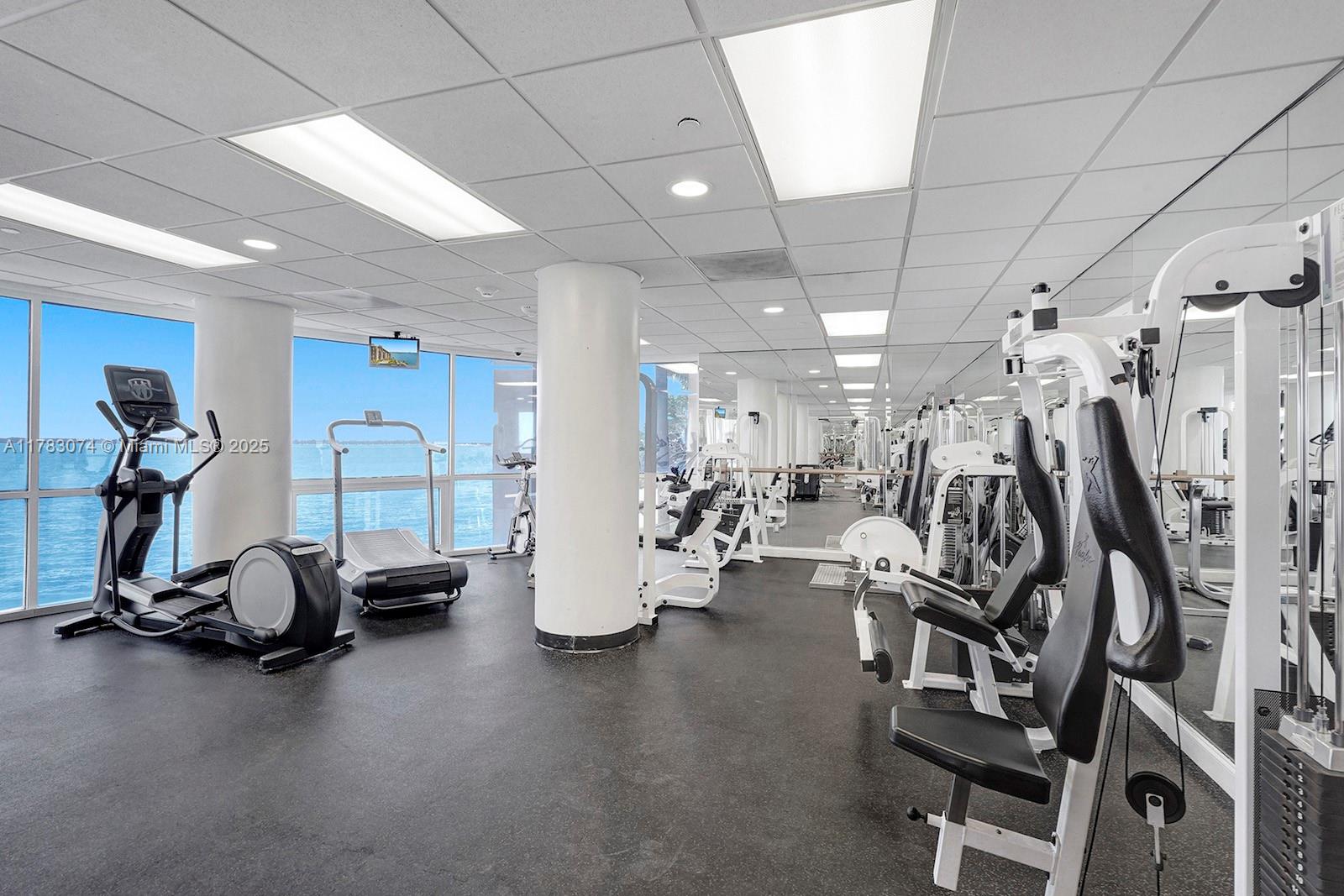 ISOLA CONDO - Residential