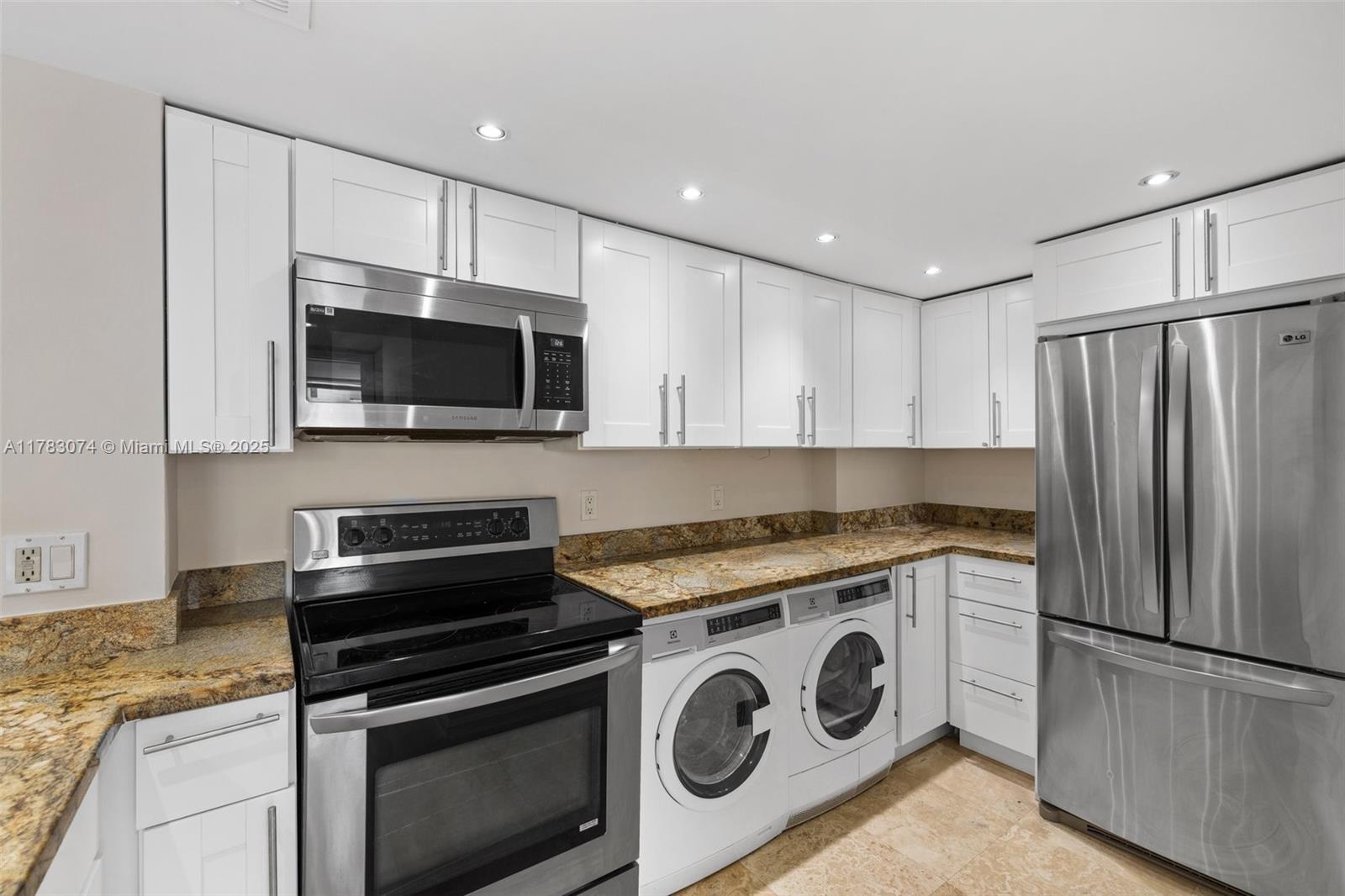 ISOLA CONDO - Residential