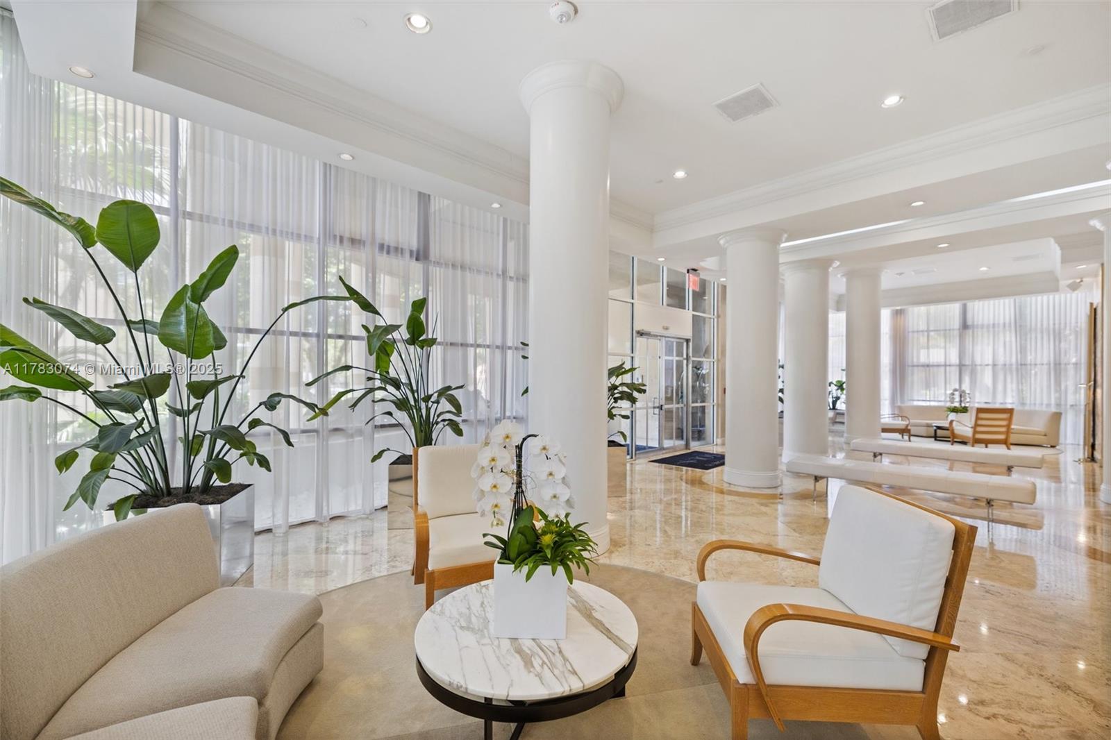 ISOLA CONDO - Residential