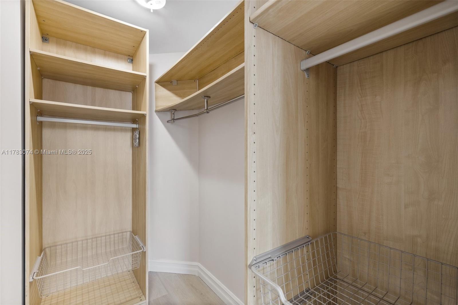 ISOLA CONDO - Residential